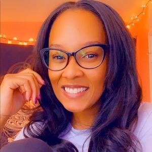 Meet your Posher, Nika